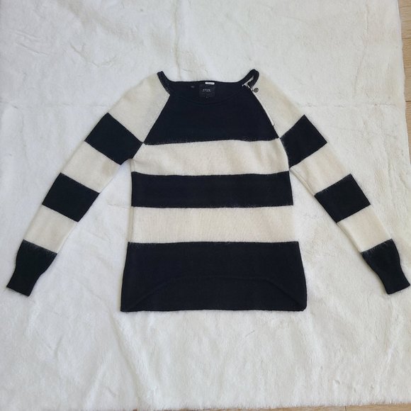 SALE 💥Guess Sweater Black White Striped Women’s Knit Top High Low Zipper,Size L - Picture 3 of 12